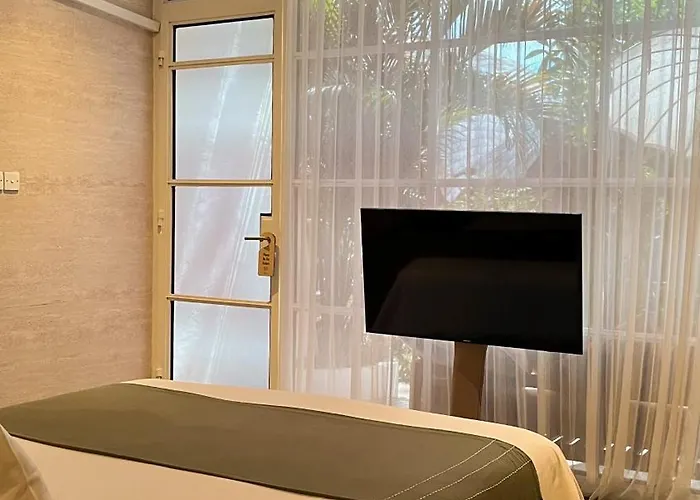 Hotel Mantra Wellness Center *